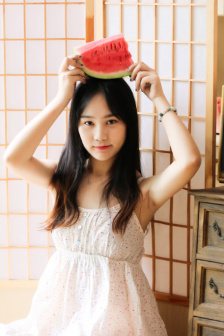 可以强互动女性脱卸衣服游戏